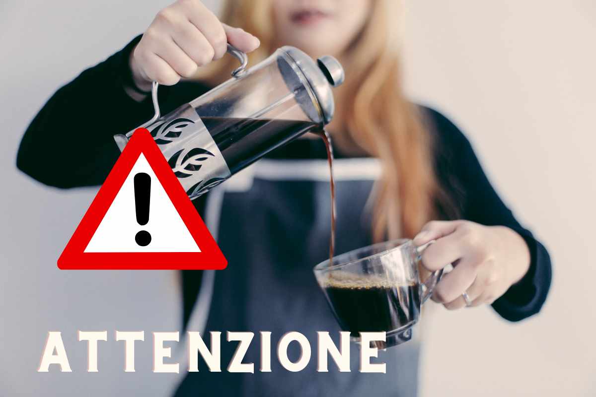 Bere caffè può essere molto pericoloso, ecco in presenza di quale patologia 