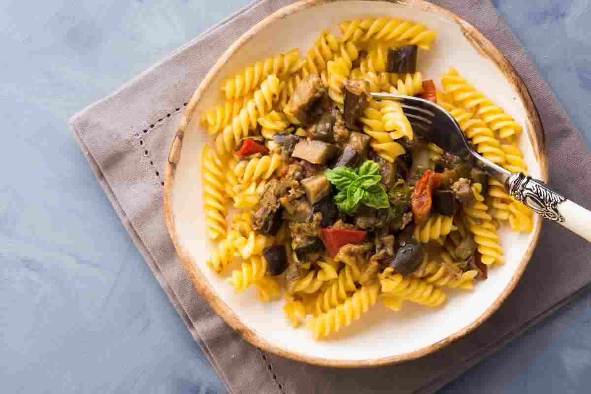 Altro che norma: ricetta con fusilli