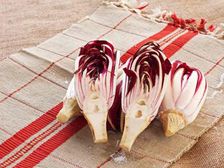 radicchio di treviso: cucinalo così per un contorno delizioso 