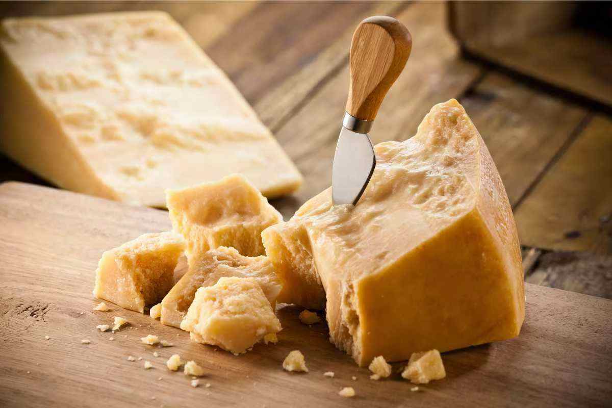 Allarme Parmigiano Reggiano contaminato 