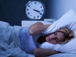Donna che soffre di Insonnia