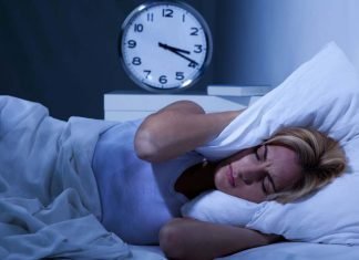 Donna che soffre di Insonnia