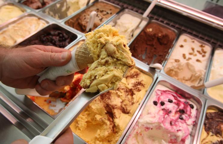 il gelato nei negozi è fonte di salute