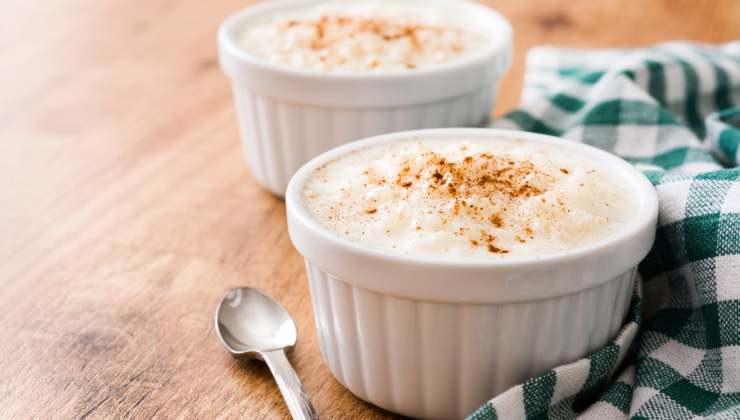 Dessert con caffè e latte