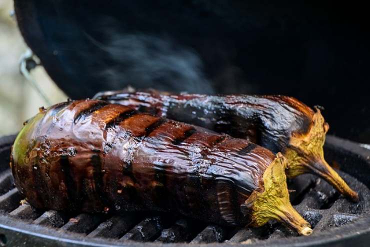 Perché fa bene mangiare le melanzane