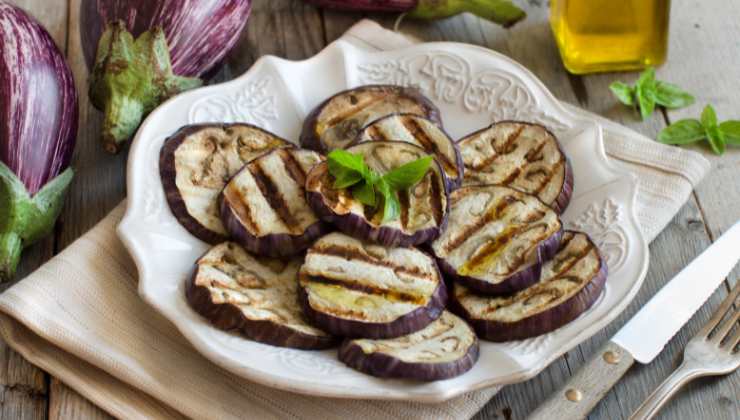 Melanzane grigliate per il pasticcio