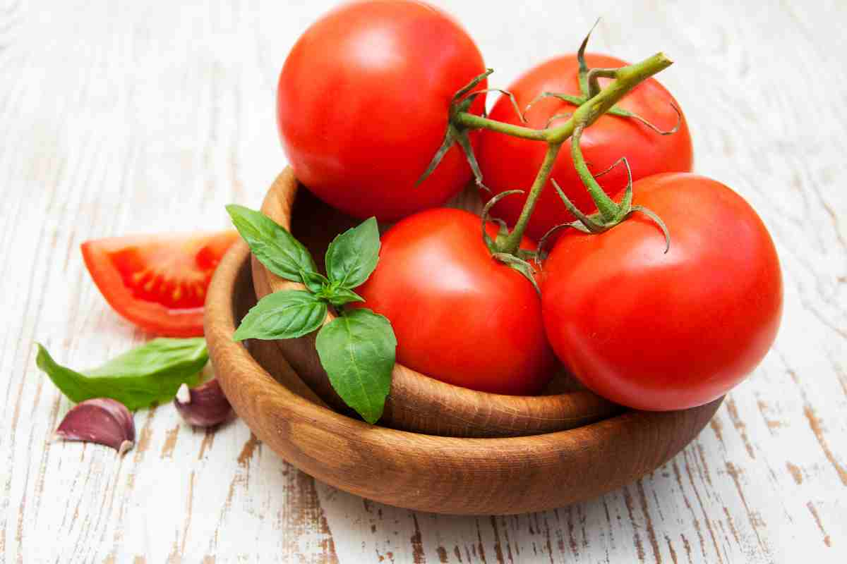 Ecco perchè i pomodori non vanno conservati in frigorifero