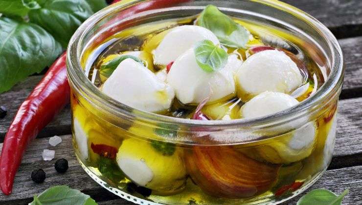 mozzarella marinata ricetta