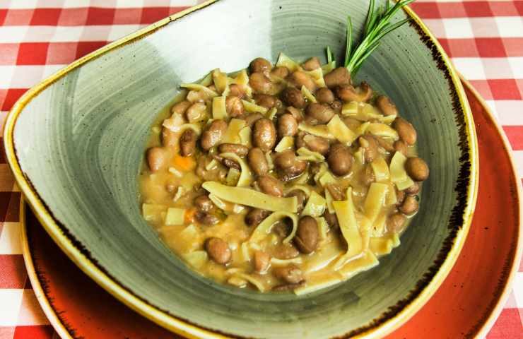 la ricetta delle sagne di sant'antonio con ricotta e fagioli