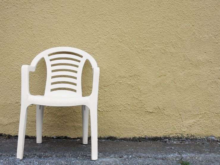 trucchetto sedie da giardino bianchissime
