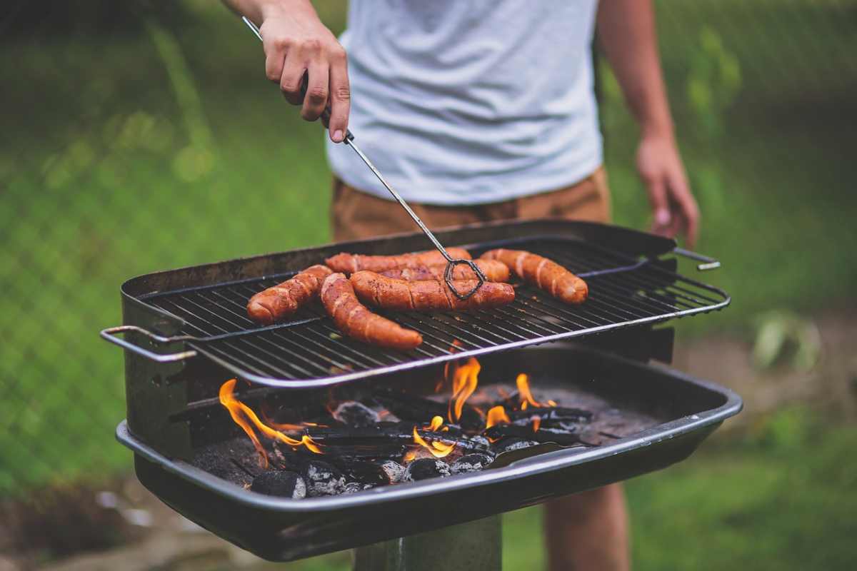 Il barbecue estivo: un piacere da gustare, un dovere da pulire