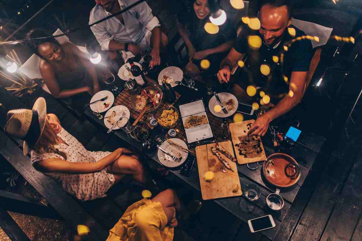 Cosa mangiare quando si esce fuori a cena in estate