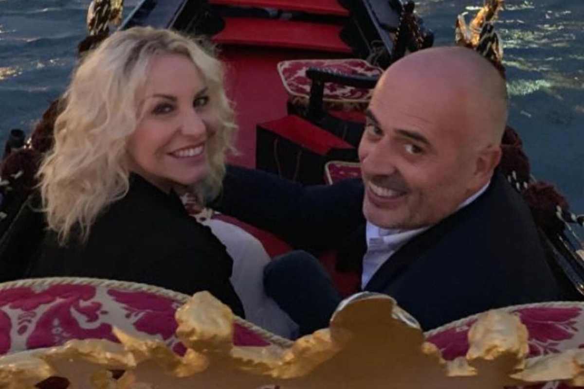 foto romantica di Antonella Clerici e la sua dolce metà