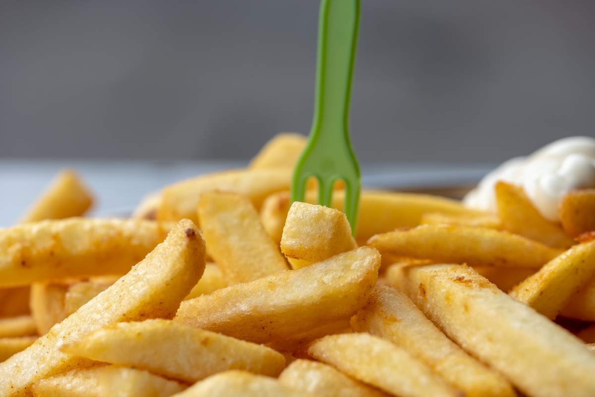 Come sono preparate le patatine fritte del fast food?