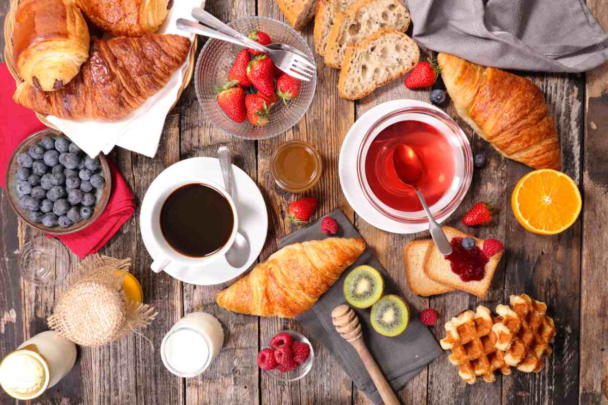 Colazione estiva, ecco le regole da seguire