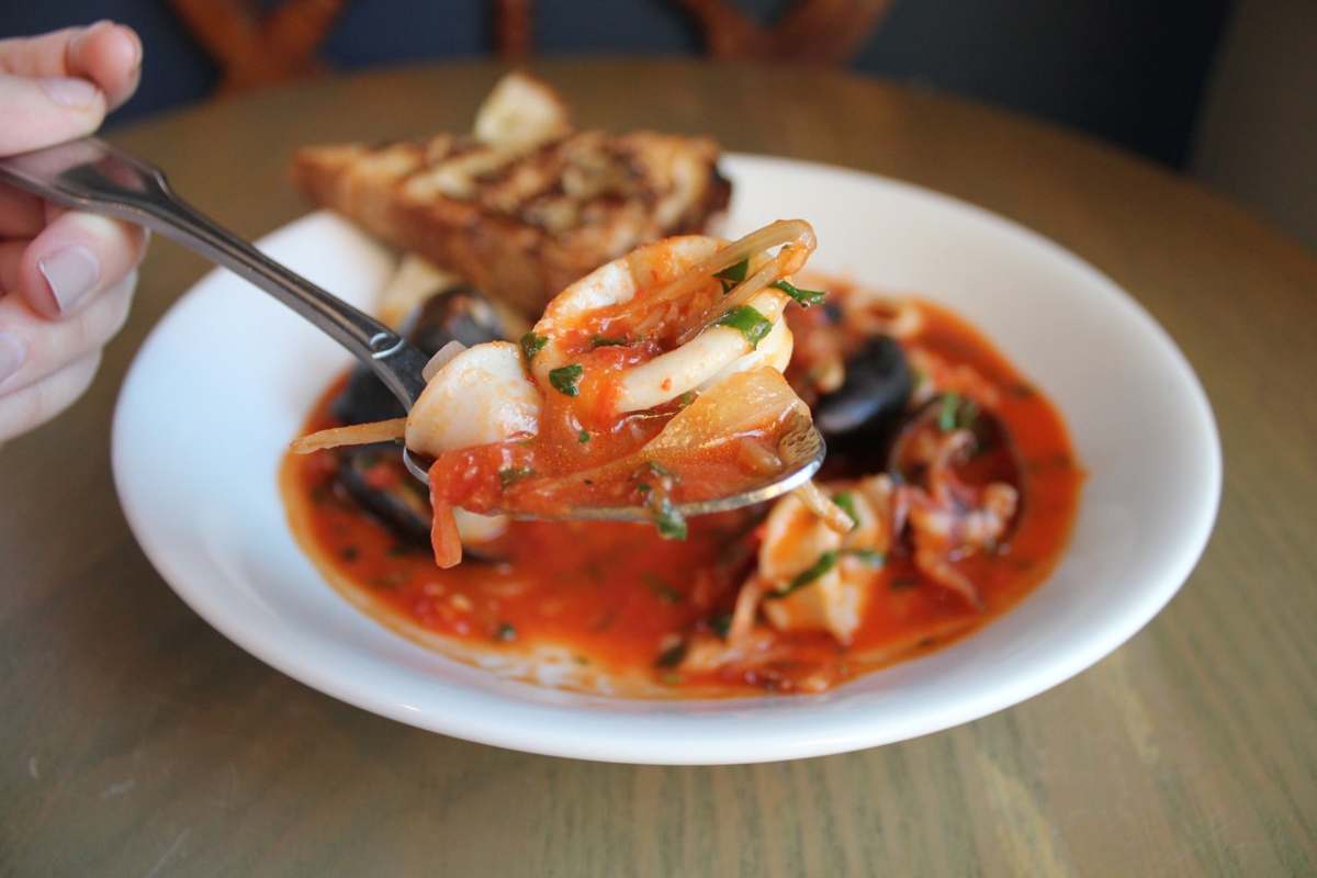 Zuppa di pesce preparazione 