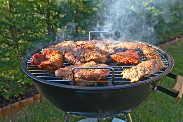 Il miglior trucco per una profonda pulizia barbecue