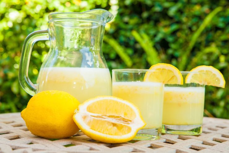 preparare la vera limonata siciliana 