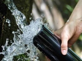 l'acqua che puzza di uovo andato a male ma che viene utilizzata per tantissime ricette