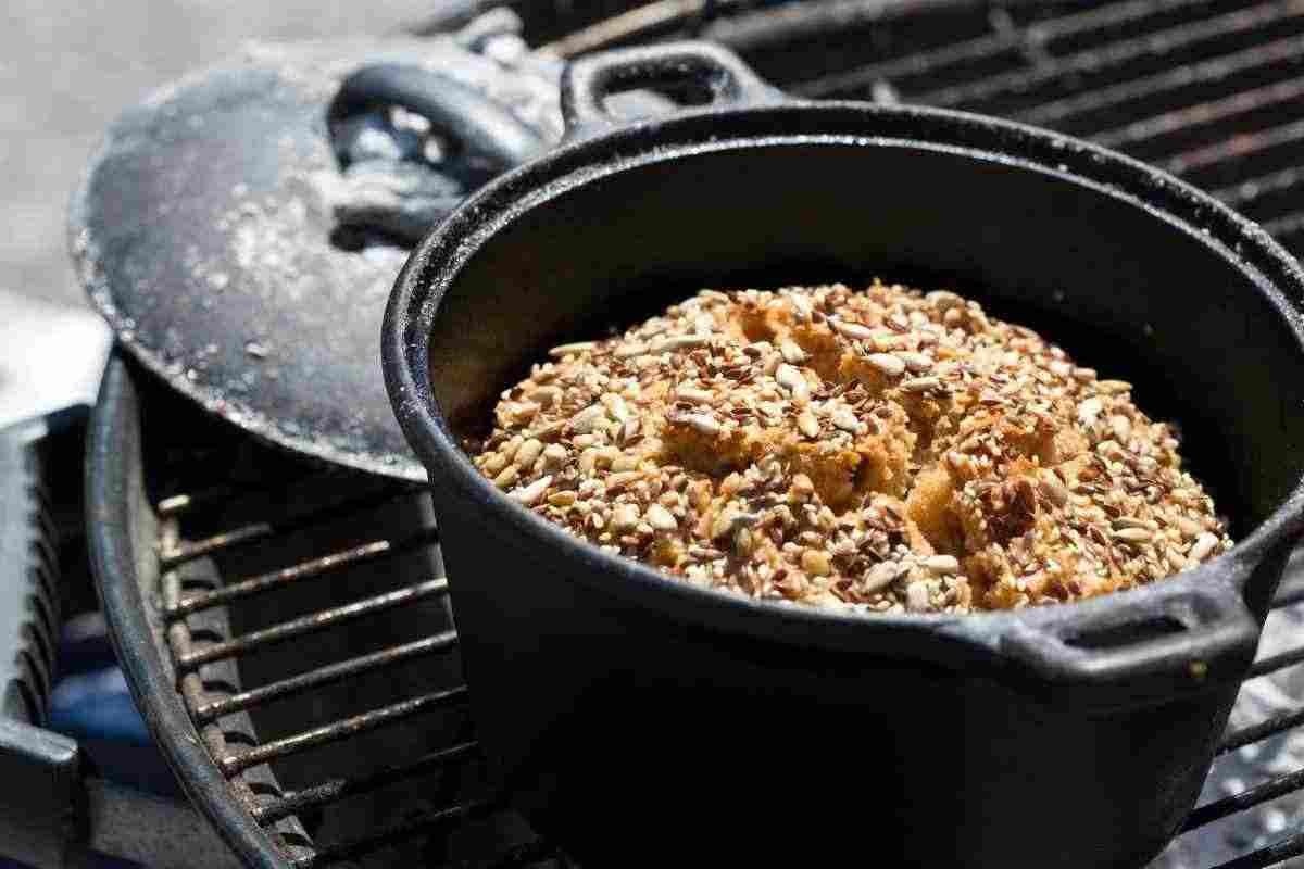 Niente forno per questo profumatissimo pane: lo cuoci in padella ed è  pronto in pochi minuti